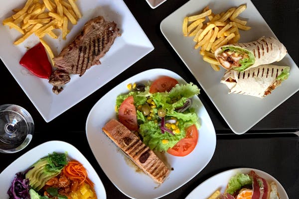 餐厅预约系统定制，支持中英双语与在线支付